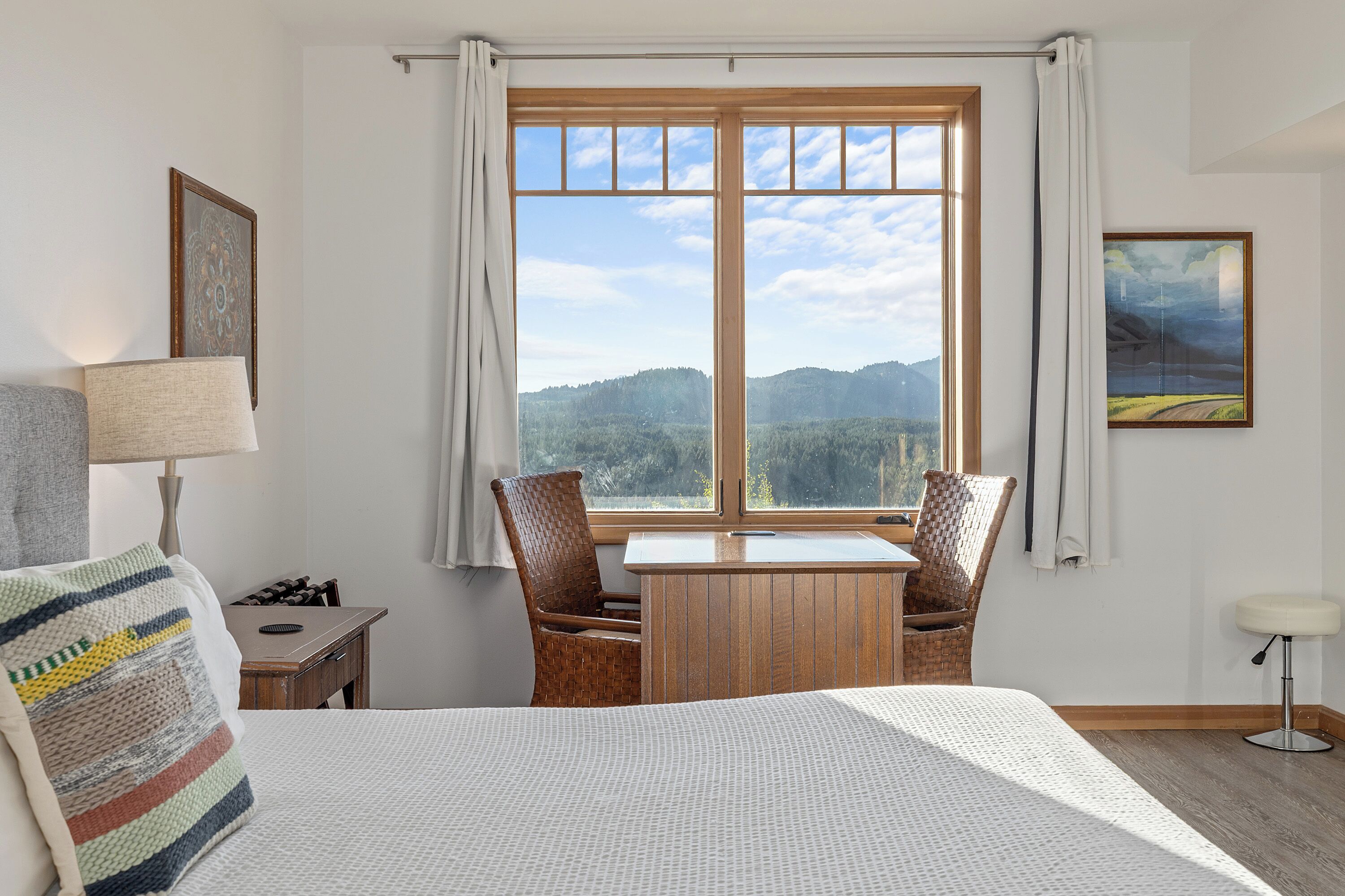 1 室のベッドルーム、デスク、アイロン / アイロン台、旅行用ベビーベッド