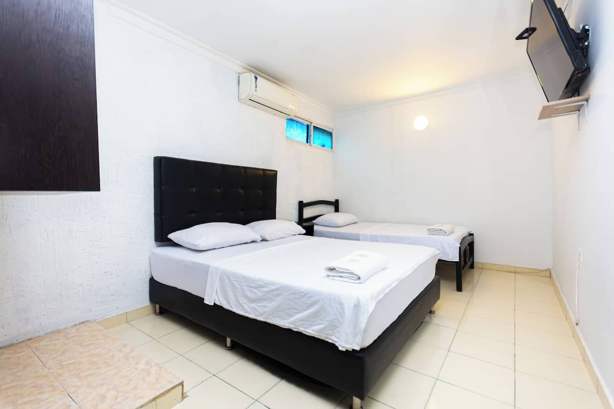 Standard Triple Room, Air conditioning | Free WiFi