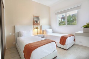 4 Schlafzimmer, BĂŒgeleisen/BĂŒgelbrett, Reisekinderbett, WLAN