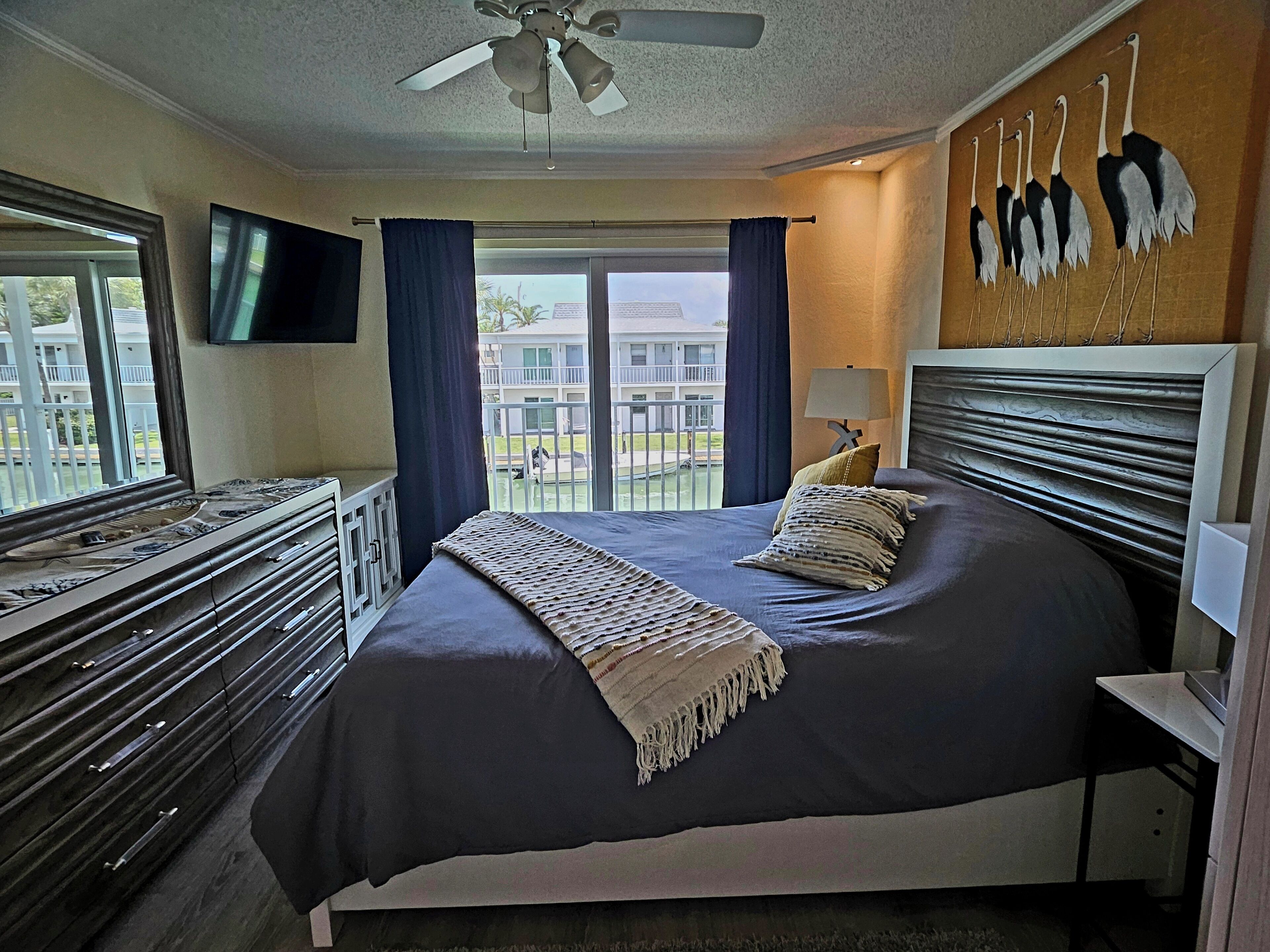 Come To Venice Island For Fall & Holidays At Our Waterfront Canal Condo - Venice, FL