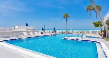 GREAT SPRING 🌺RATES FOR APRIL 🌺MAY☆ ON ISLAND , VENICE CANAL CONDO☆ ....