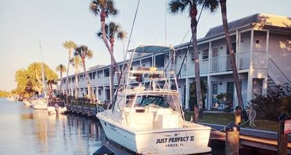 ☆LOW SUMMER 🌞MONTHLY RATES IN PARADISE 🌴☆ VENICE ISLAND CANAL CONDO☆ ....