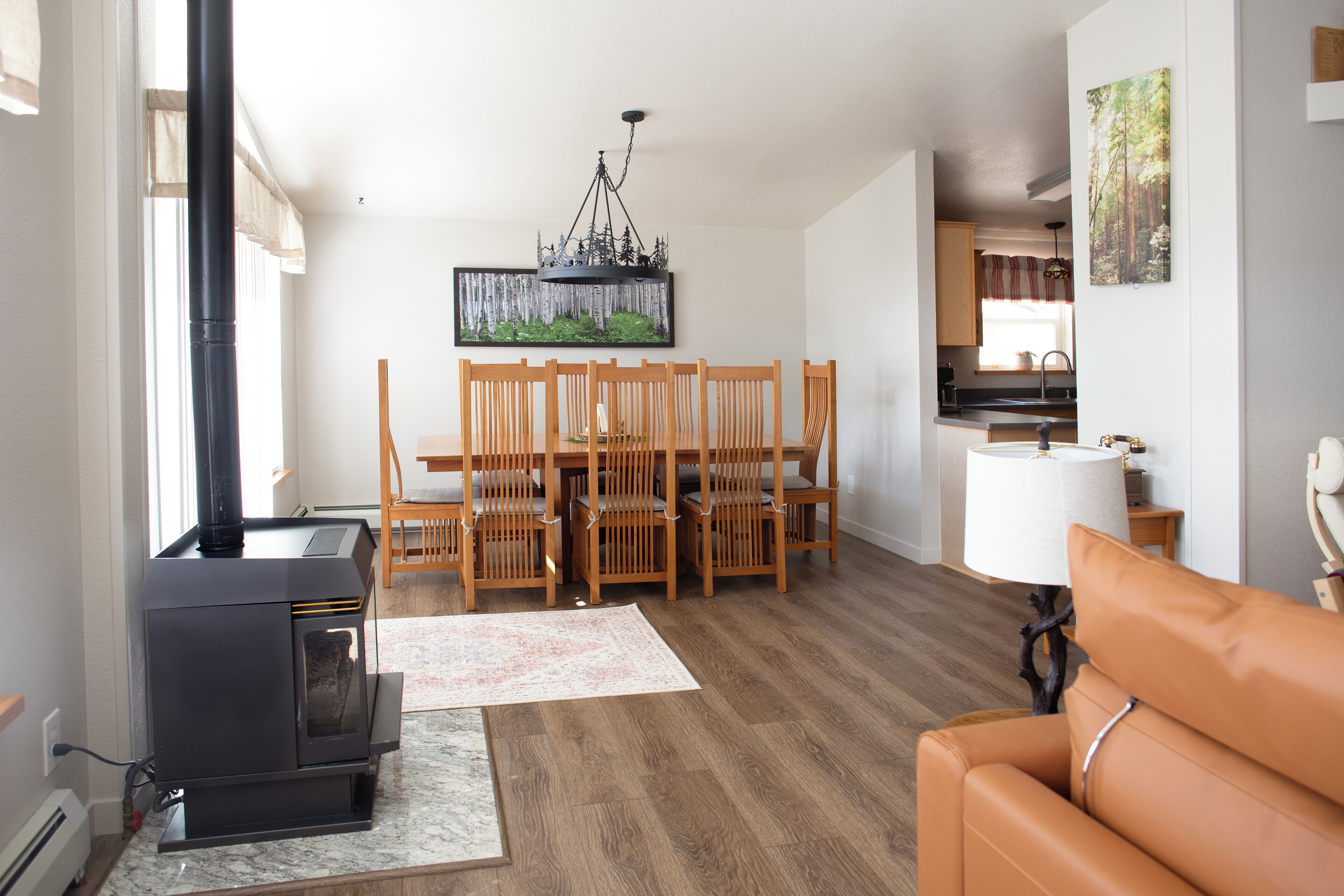 Smart TV, fireplace, DVD player
