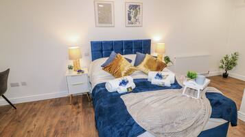 1 habitación, decoración personalizada y muebles diferentes