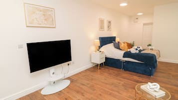 1 bedroom, individually decorated, individually furnished