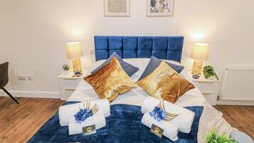 1 bedroom, individually decorated, individually furnished