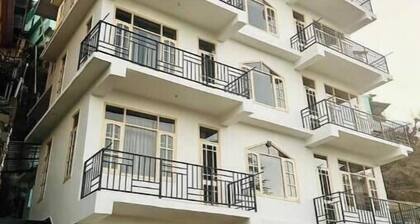 Dreamville Stays Shimla - Luxury Homestay and B&B unit 2