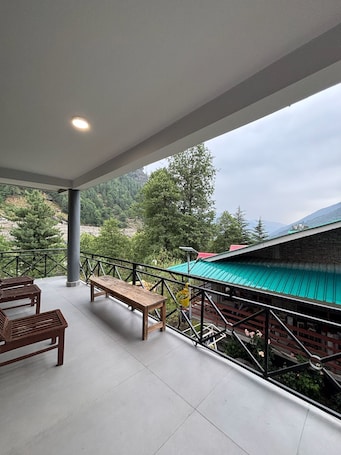 Deluxe Double Room, Balcony, Mountain View | Terrace/patio