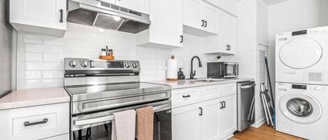 Maison mitoyenne, plusieurs lits, cuisine (The Capri Villa) | Cuisine privée | Cafetière/bouilloire