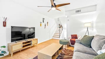 Townhouse, flere senger, kjøkken (The Capri Villa) | Oppholdsområde