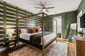 4 bedrooms, desk, iron/ironing board, WiFi