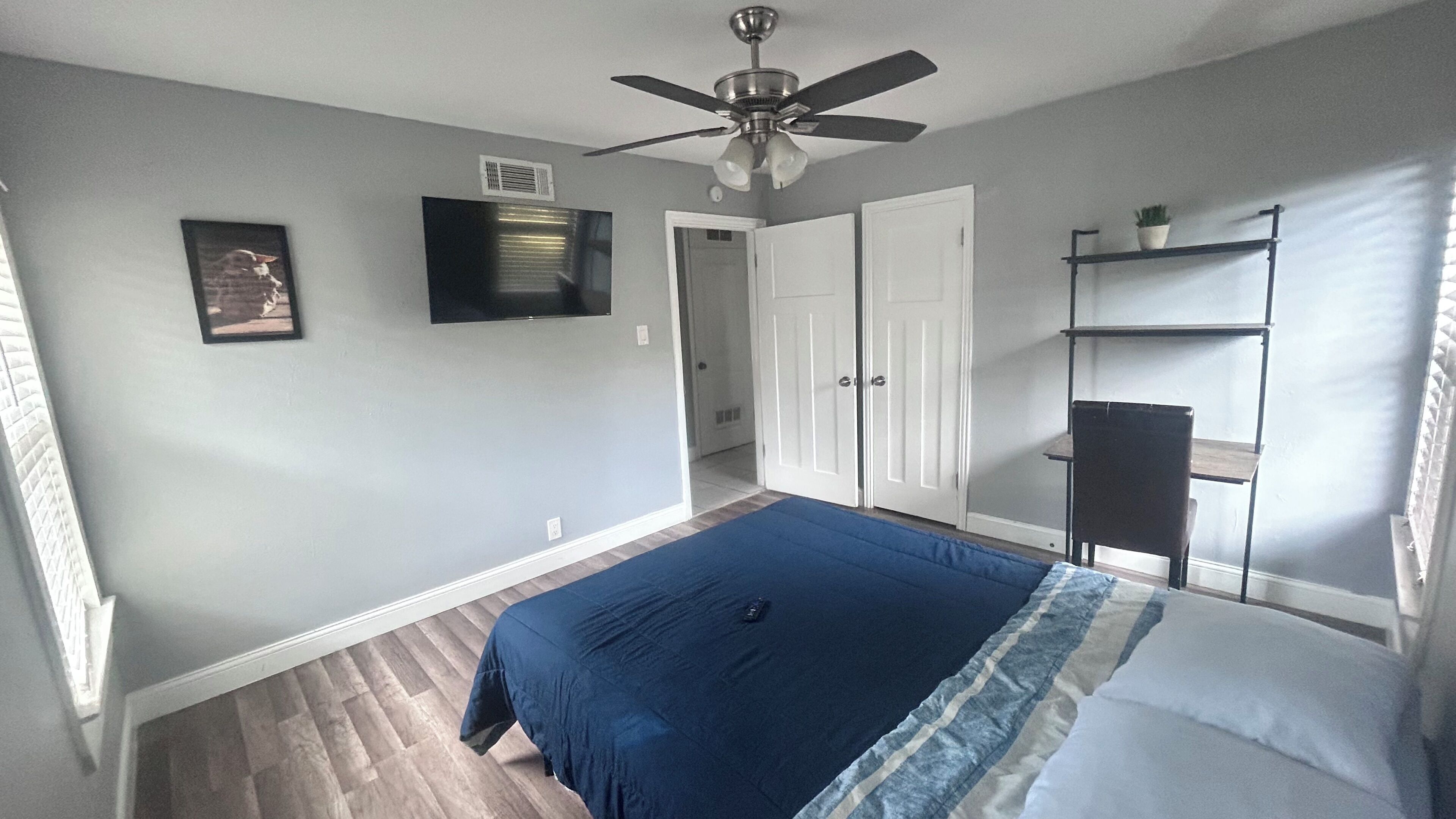 6 habitaciones, tabla de planchar con plancha y wifi gratis 