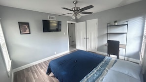 6 bedrooms, iron/ironing board, free WiFi, bed sheets