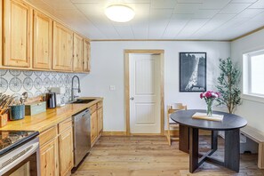 Fridge, stovetop, dishwasher, coffee/tea maker - Steps to Dtwn Kalispell! Pet-Friendly Home w/ Yard (Kalispell)