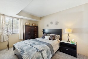 2 bedrooms, iron/ironing board, bed sheets