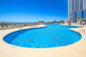 Piscine intérieure, piscine chauffée