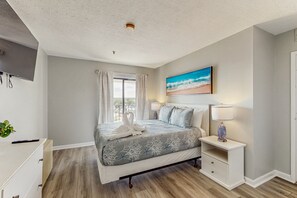 2 bedrooms, iron/ironing board, internet, bed sheets