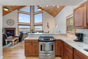 Mikrowelle, Ofen, Herdplatte, Geschirrspüler