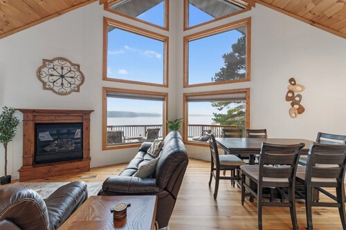 Private, Cozy Lakehouse