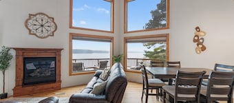 Private, Cozy Lakehouse