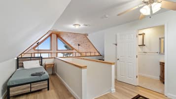 4 bedrooms, WiFi, bed sheets