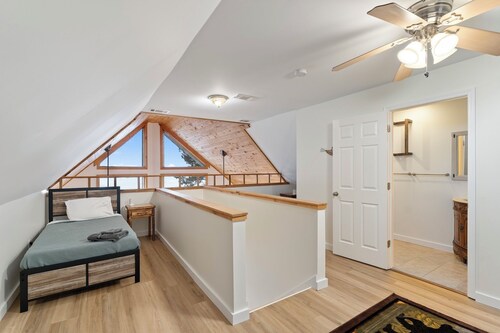 Private, Cozy Lakehouse