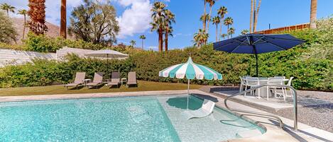 من حمّامات السباحة المغطاة، حمّام سباحة مُدفَّأ