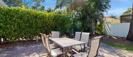 Outdoor dining