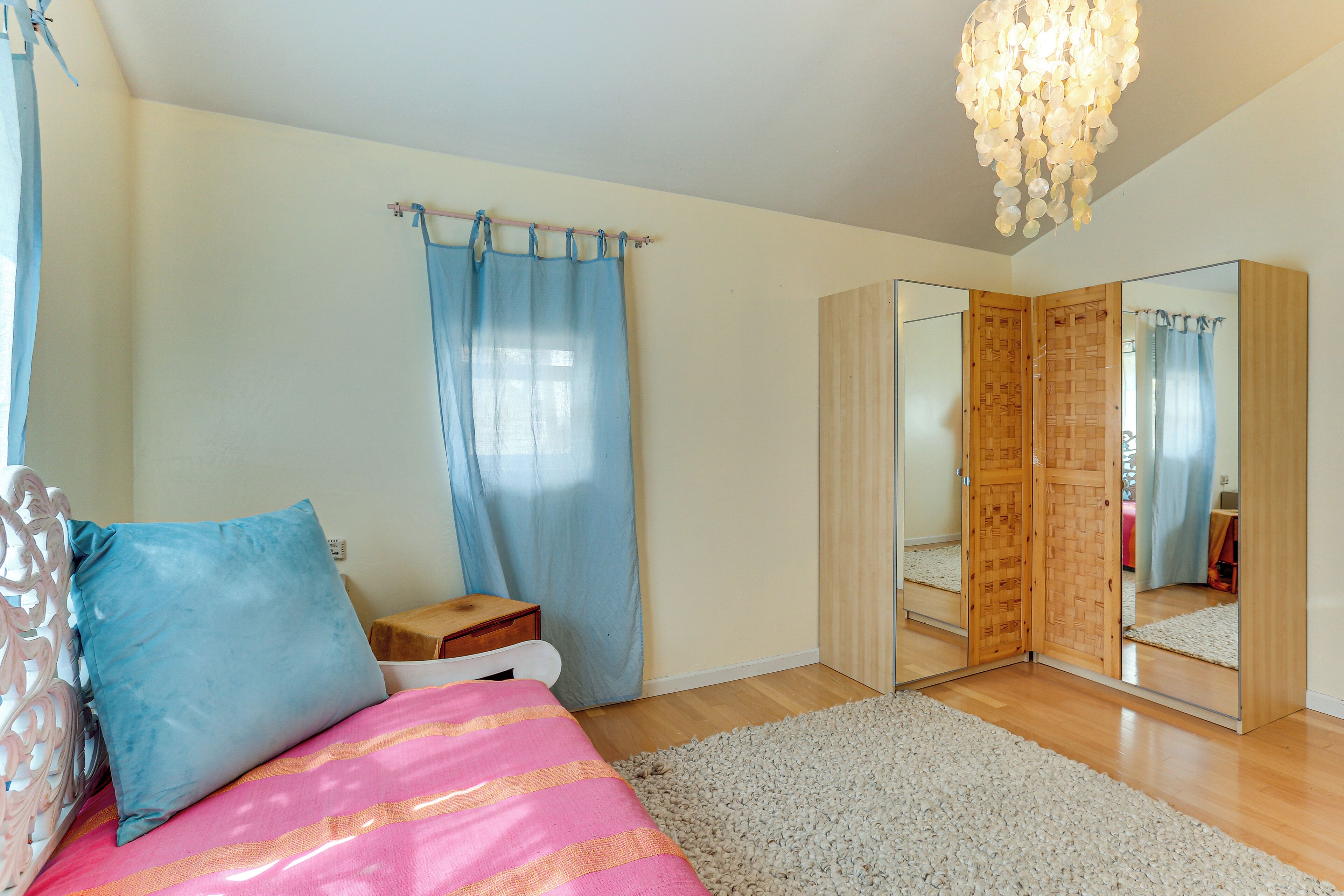 3 Schlafzimmer, Schreibtisch, Internetzugang, Bettwäsche