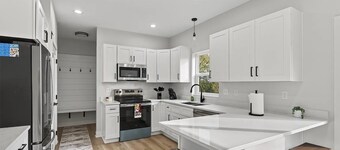 Brand New 2025 Home in Urbandale/Des Moines – Modern Comfort In Prime Location!