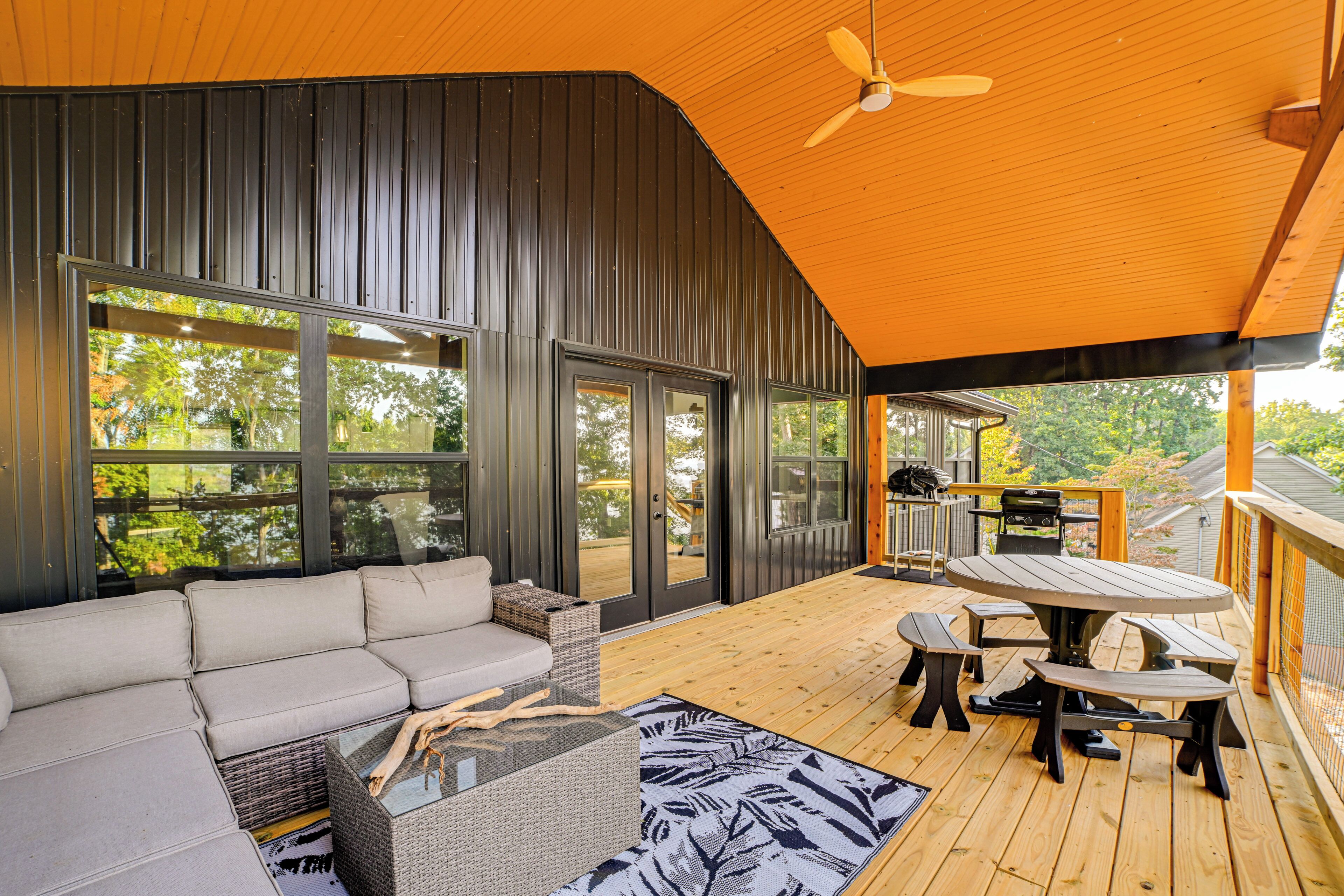 تناول الطعام بالخارج