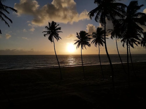 Cozy beach house with pool, in Aver o Mar, year-round sunshine.
