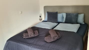 1 bedroom, free WiFi, bed sheets