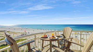 Condo, Multiple Beds, Pool Access, Ocean View (Oceania 2) | Outdoor dining