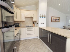 Dishwasher, cookware/dishes/utensils