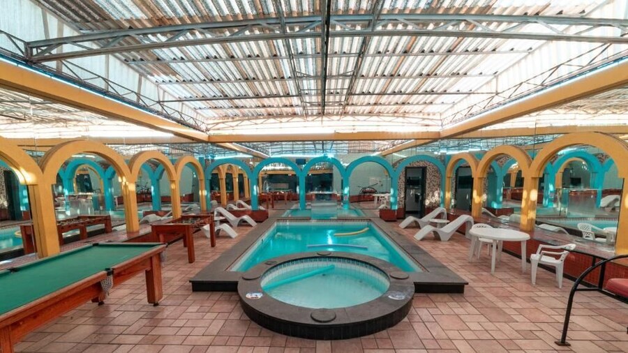 Status Elegance Hotel