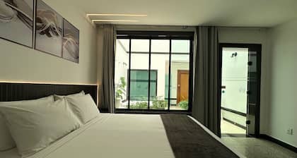 Status Elegance Hotel