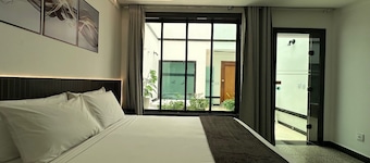 Status Elegance Hotel