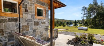 Nature-nestled lodge with wood stove - steps away from skiing, hiking, downtown