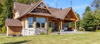 Nature-nestled lodge with wood stove - steps away from skiing, hiking, downtown