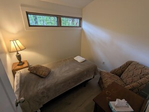 4 bedrooms, WiFi, bed sheets