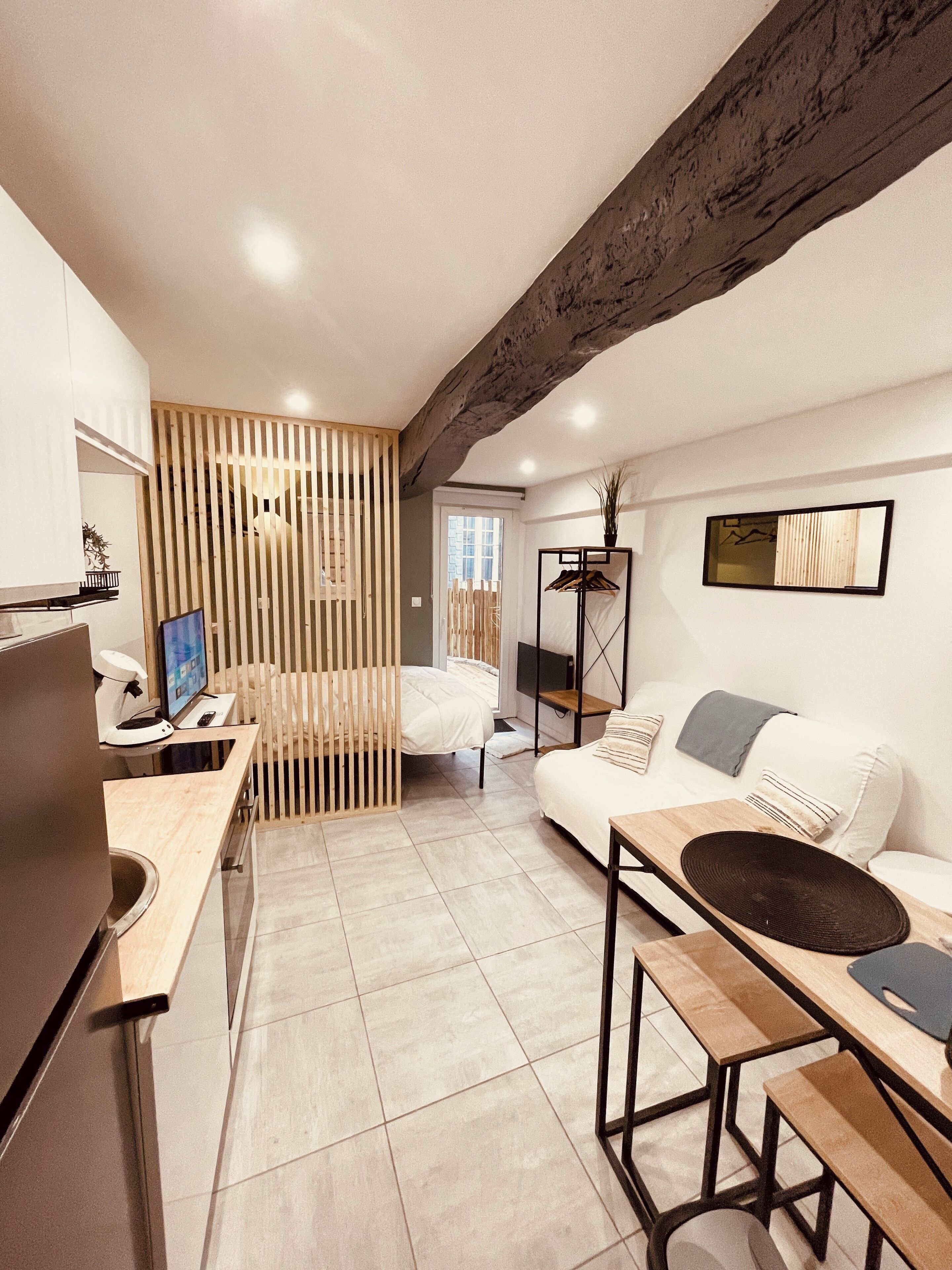 1 chambre, fer et planche à repasser, Wi-Fi, draps fournis