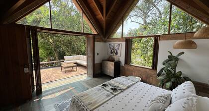 Casa Kolibri: Spectacular villa on a private lake