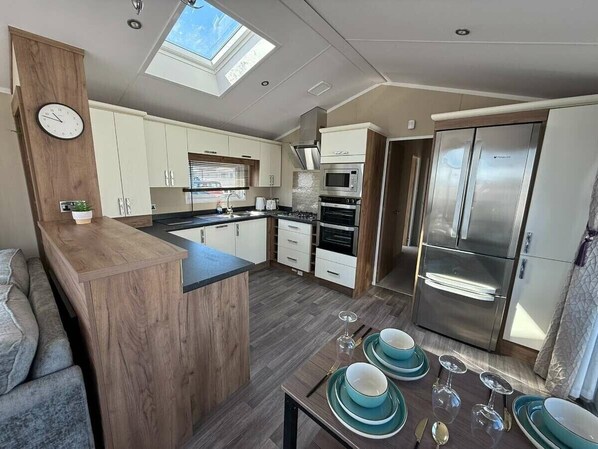 Lava-louças, talheres/pratos/utensílios de cozinha