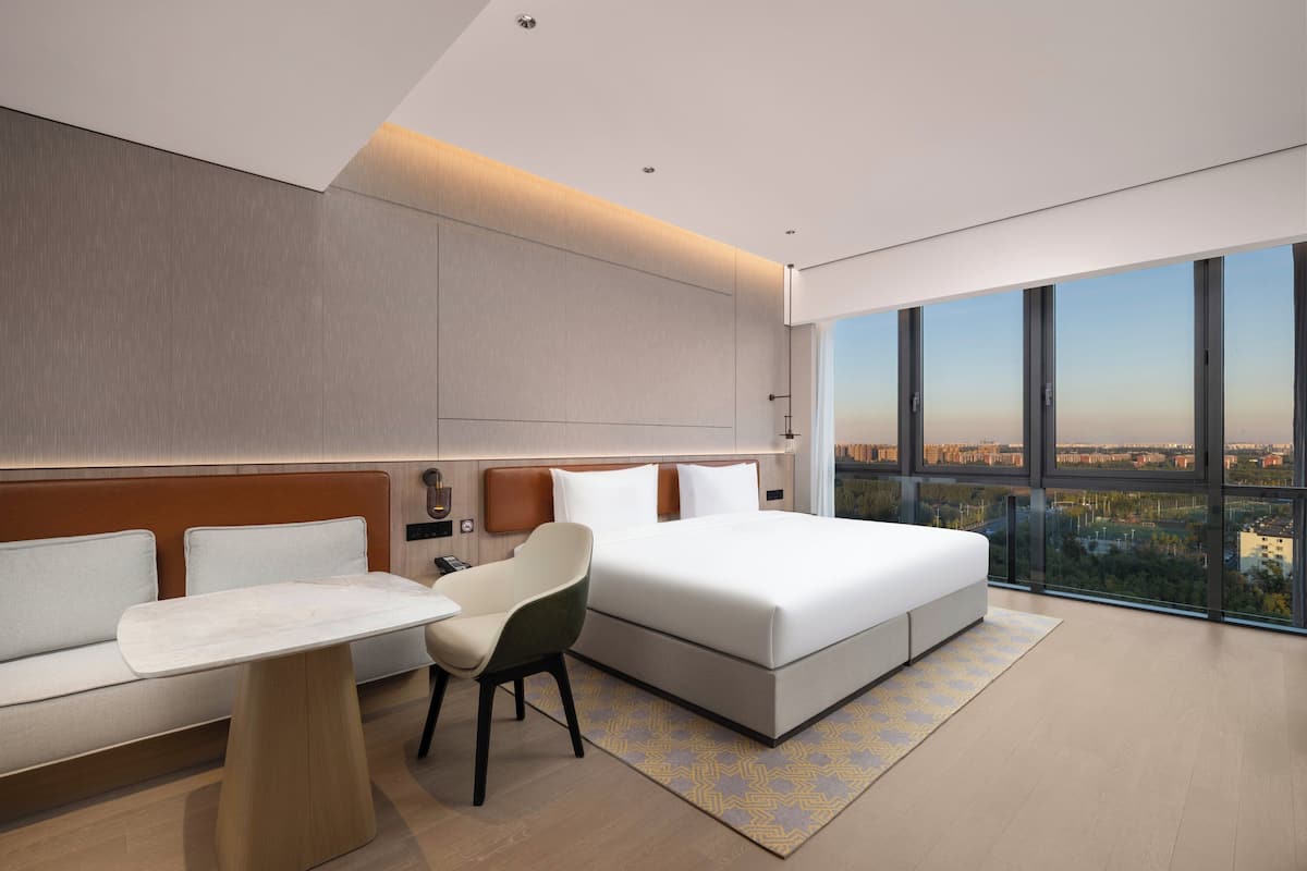 Deluxe Room, 1 King Bed (Super King) | Down comforters, in-room safe, desk, blackout drapes