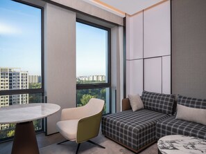 Down comforters, in-room safe, desk, blackout drapes - Holiday Inn Beijing Daxing Centre by IHG (Daxing)