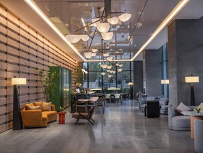 2 restaurants, breakfast served - Holiday Inn Beijing Daxing Centre by IHG (Daxing)