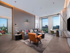 Down comforters, in-room safe, desk, blackout drapes - Holiday Inn Beijing Daxing Centre by IHG (Daxing)