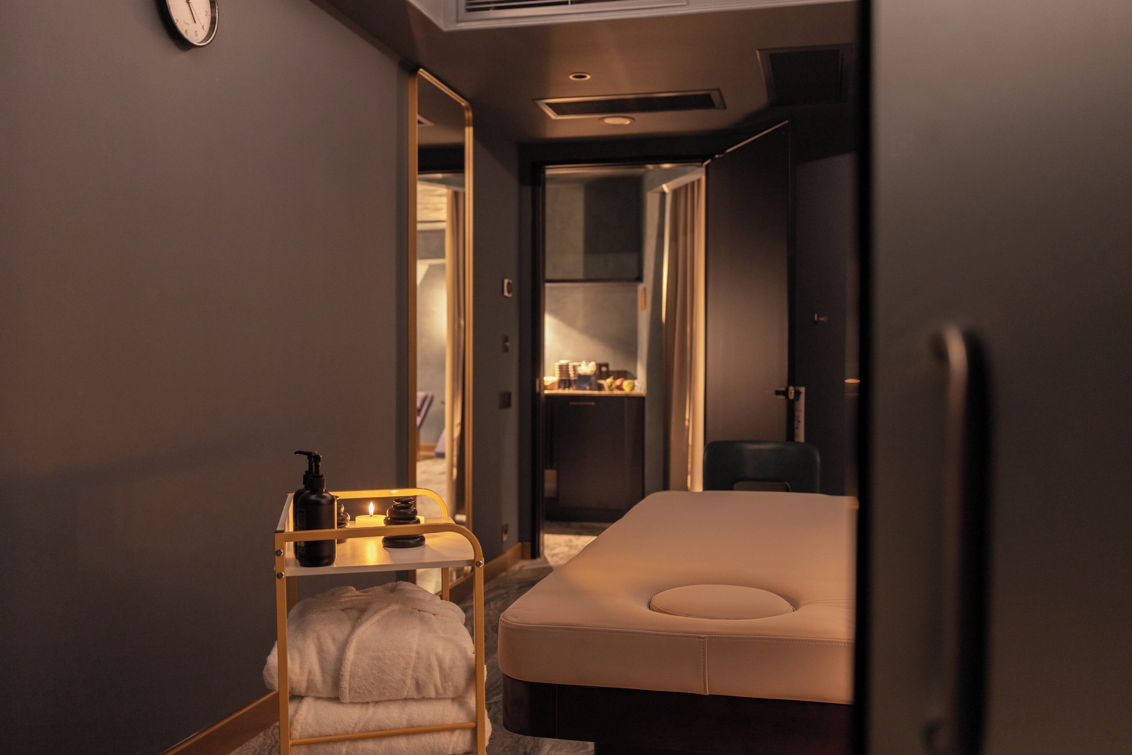 2 hoitohuonetta, hierontapalveluita