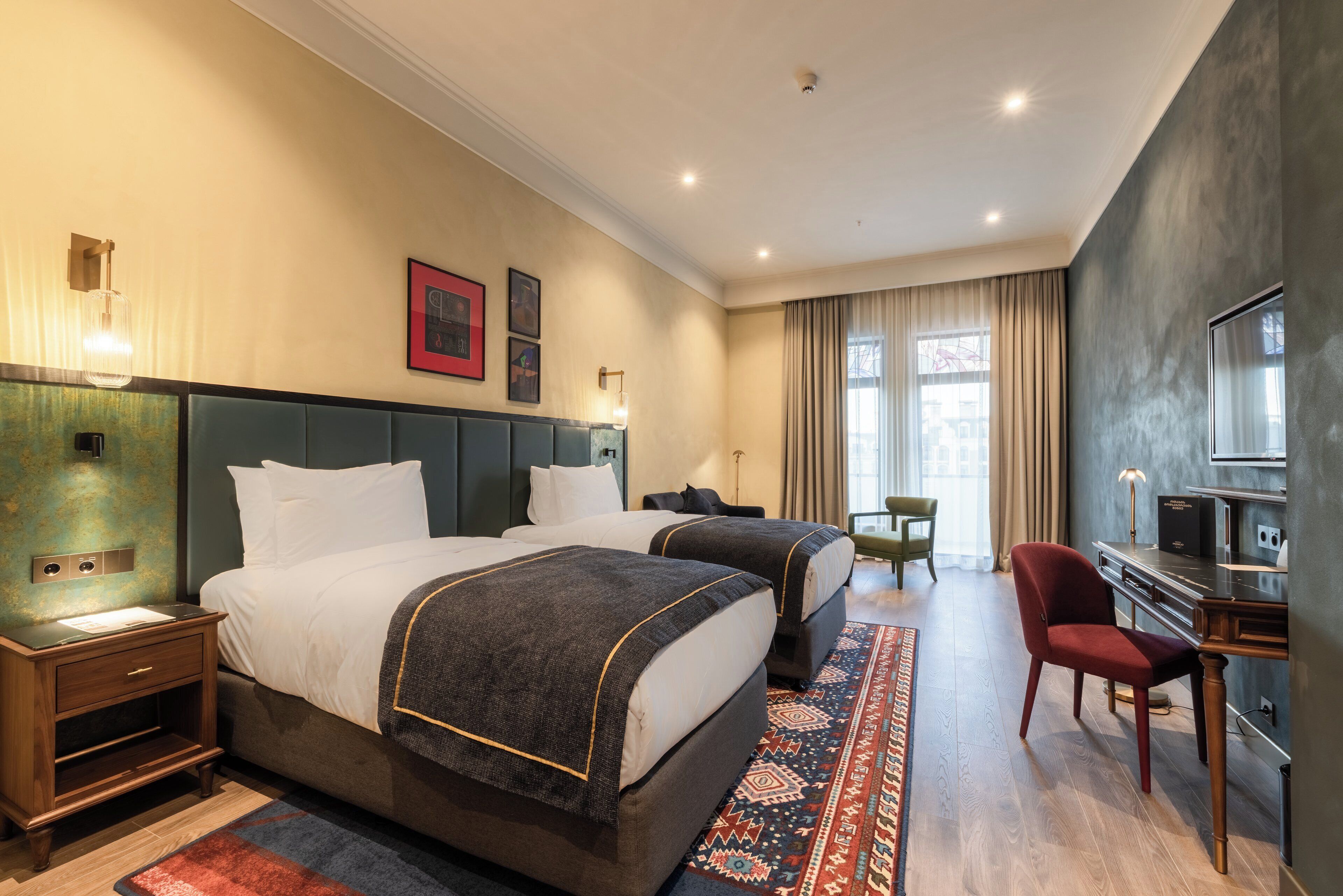 Hypo-allergenic bedding, minibar, in-room safe, desk